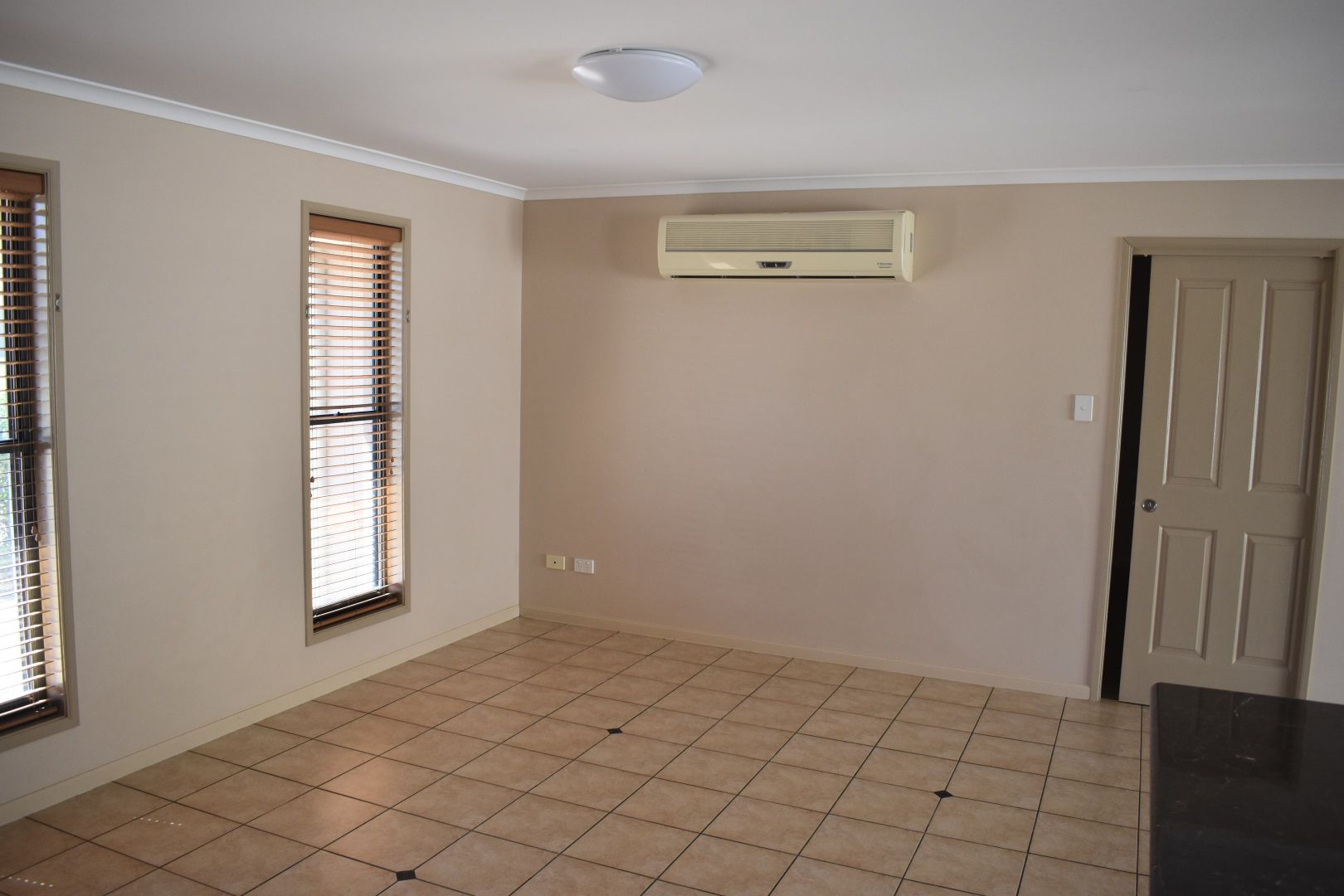 2/5 Brokenwood Street, Emerald QLD 4720, Image 2