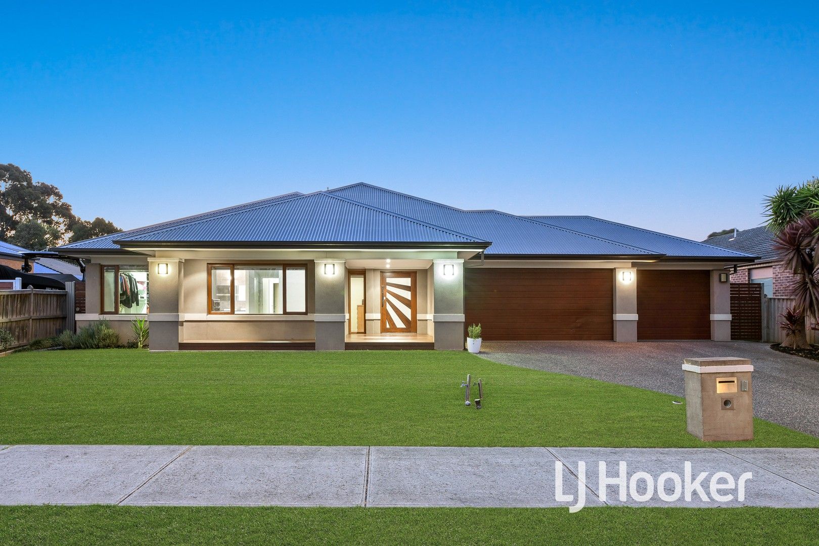 9 Duce Street, Cranbourne East VIC 3977, Image 0