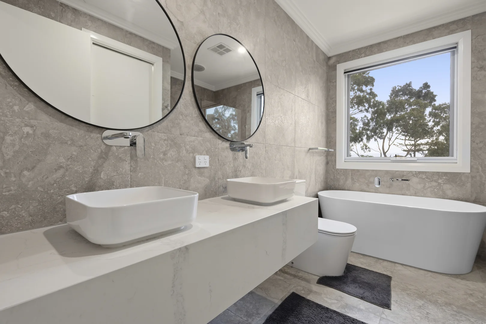 Additional image 12 of 2/16 Hampshire Road, Glen Waverley VIC 3150