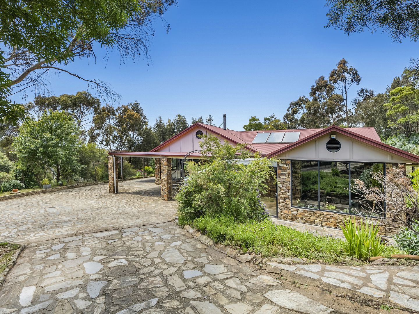 520540 Mount Blackwood Road, Myrniong VIC 3341 Domain