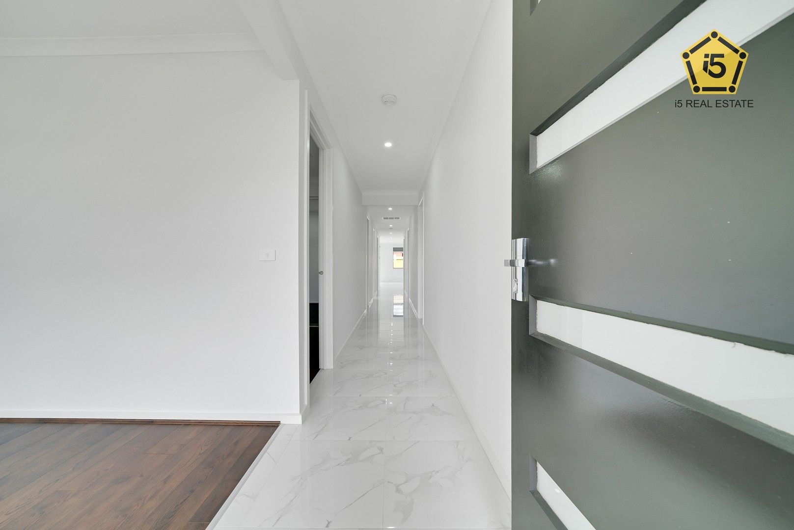 12 Lahore Close, Mount Cottrell VIC 3024, Image 2