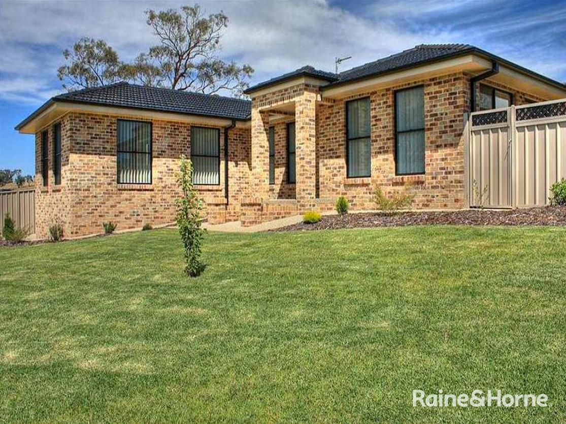 3 bedrooms Villa in 1/81 Atherton Crescent TATTON NSW, 2650
