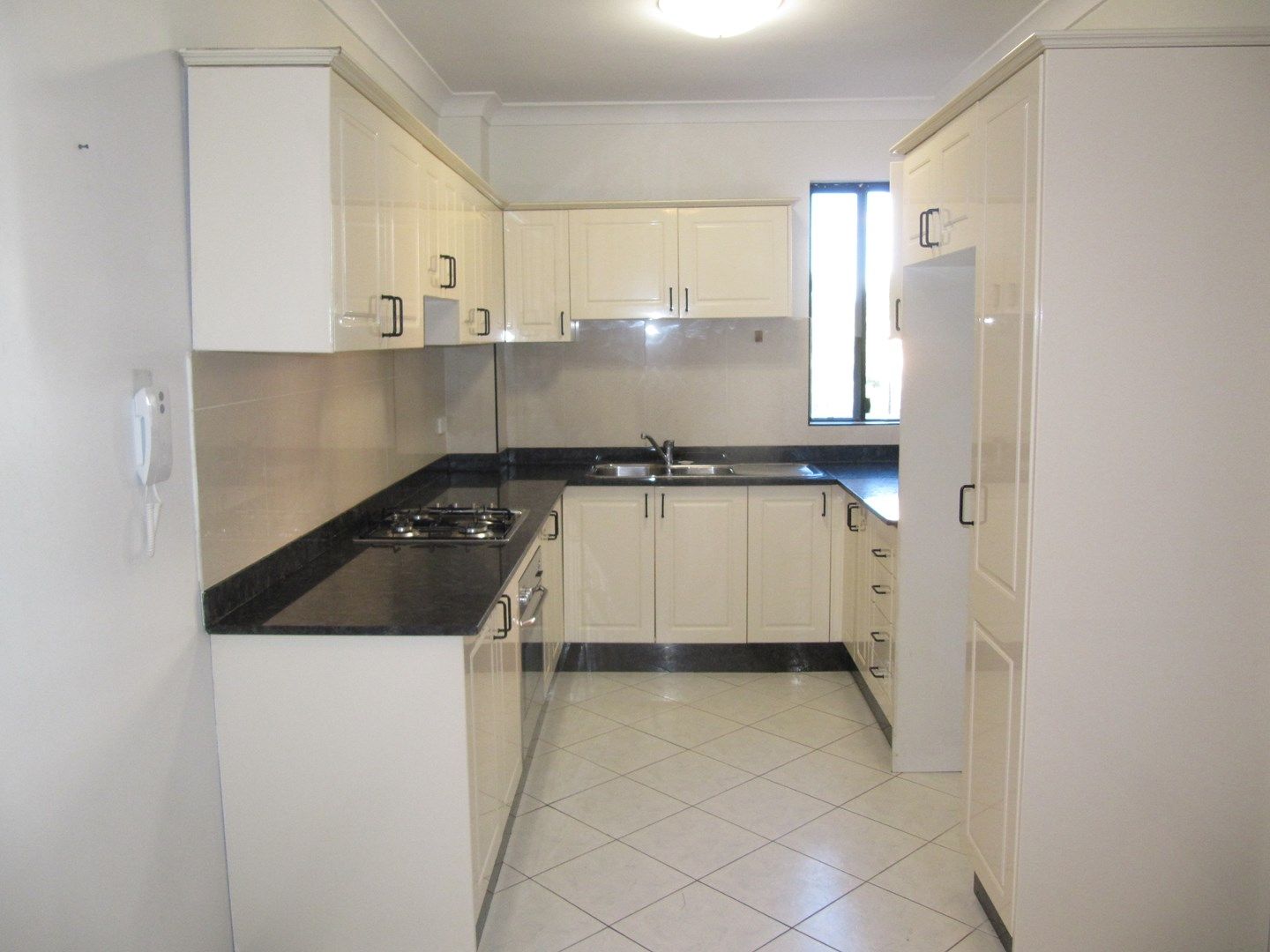 2 bedrooms Apartment / Unit / Flat in 3/26-28 Melvin Street BEVERLY HILLS NSW, 2209