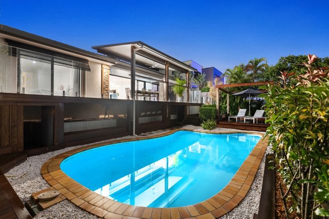 Picture of 94 Campbell Street, SORRENTO QLD 4217