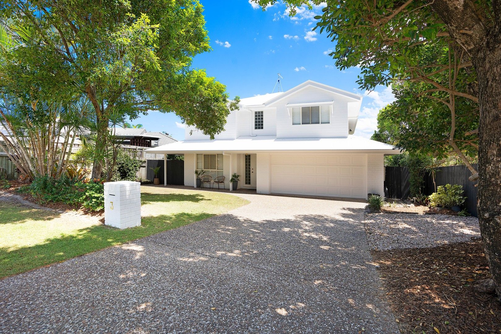 5 bedrooms House in 3 Moonbeam Crescent CASTAWAYS BEACH QLD, 4567