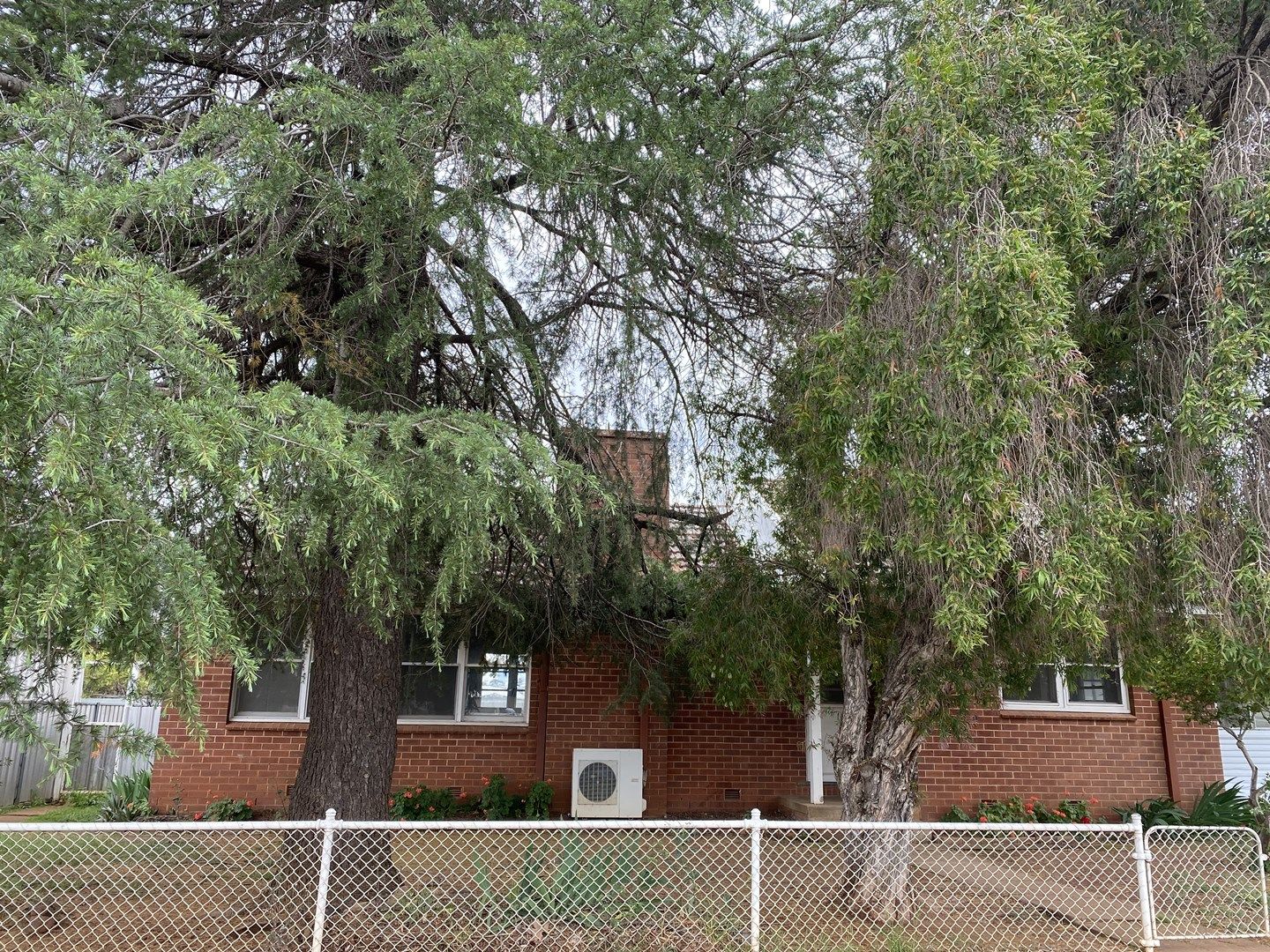 2 bedrooms House in 26 MAXWELL STREET WELLINGTON NSW, 2820