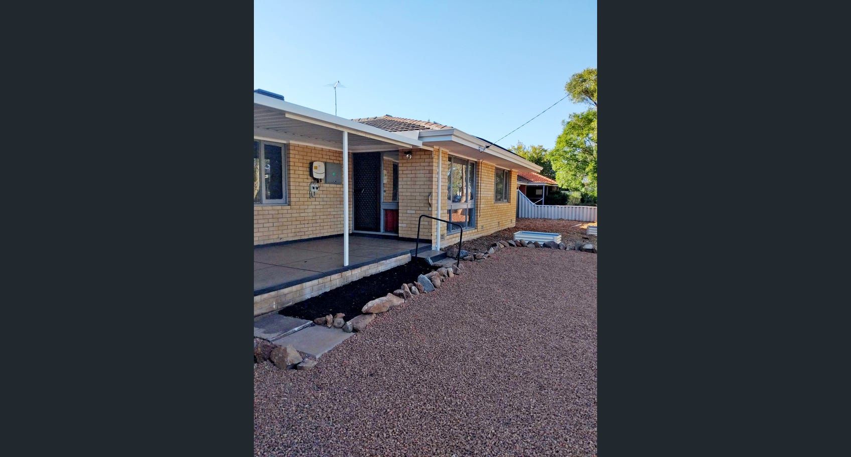 5 bedrooms House in 33 Hollybush Way KELMSCOTT WA, 6111