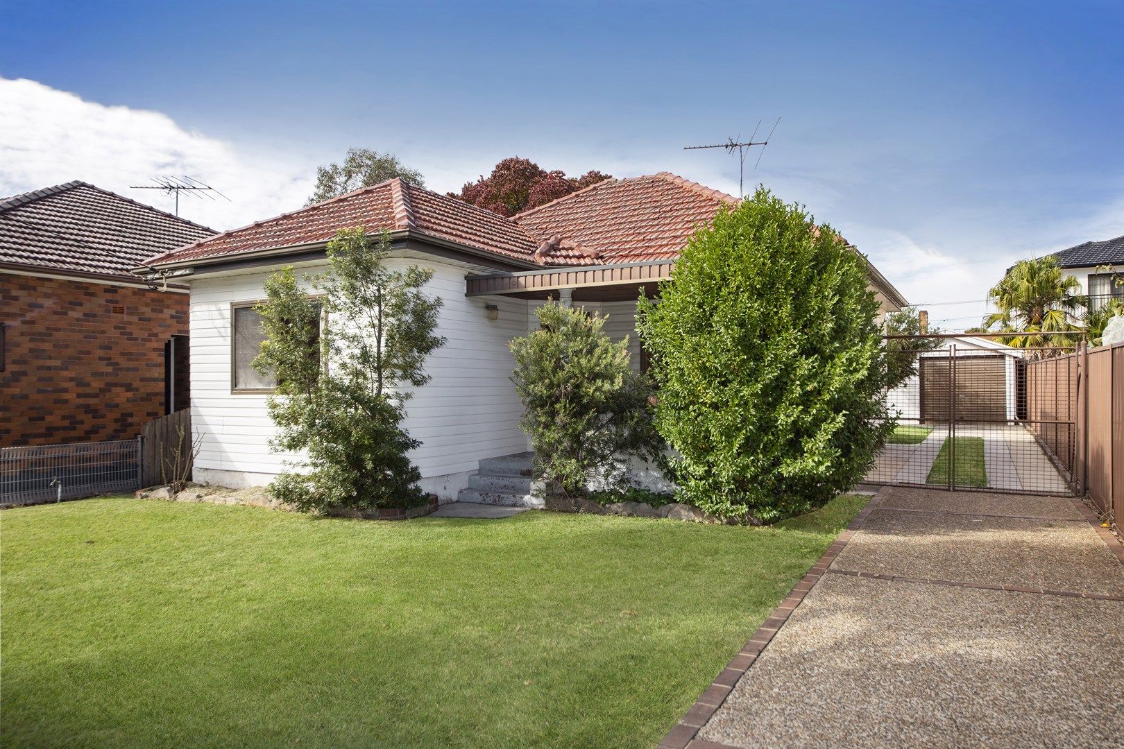 31 Edgbaston Road, Beverly Hills NSW 2209, Image 0