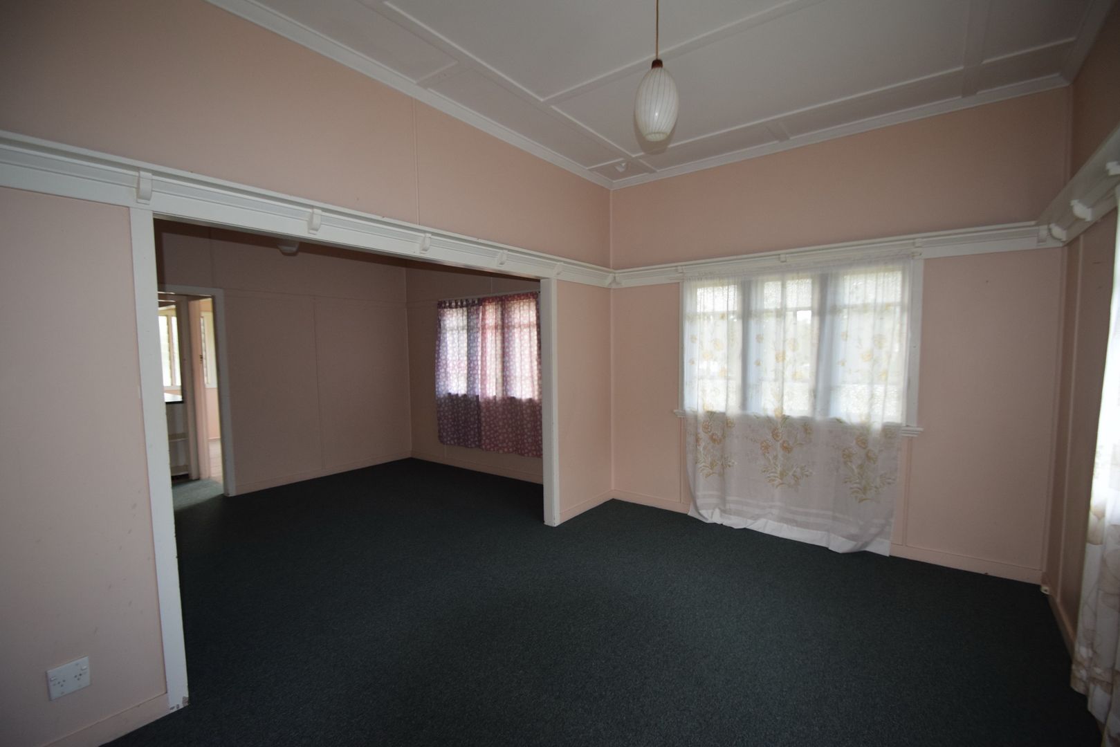 73 Middle Street, Esk QLD 4312, Image 2