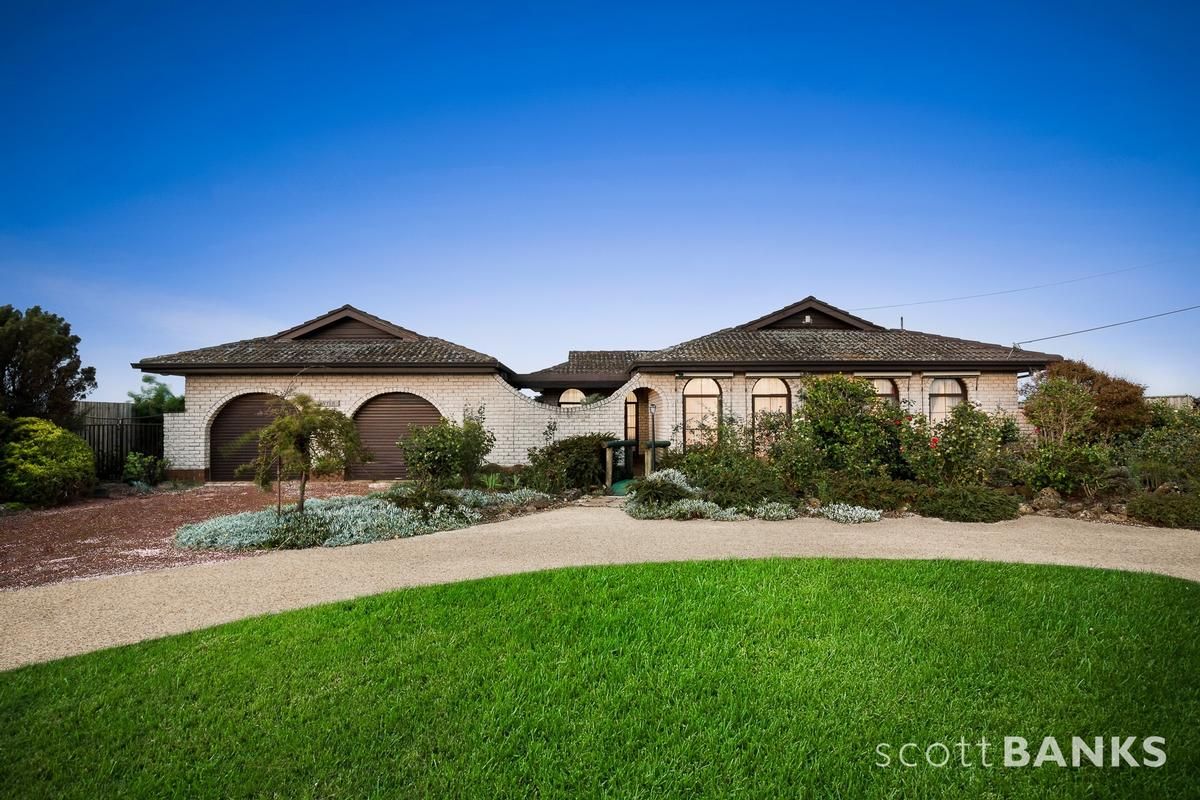 105 Robbs Road, Werribee South VIC 3030, Image 0