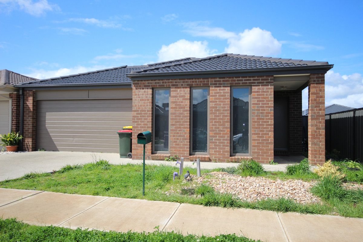 3 bedrooms House in 4 Pembury Street CRAIGIEBURN VIC, 3064