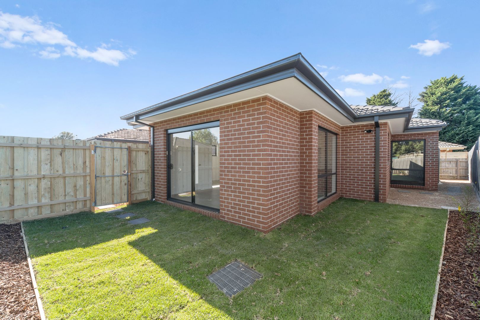 3 bedrooms House in 2/6 Kandy Court FRANKSTON VIC, 3199