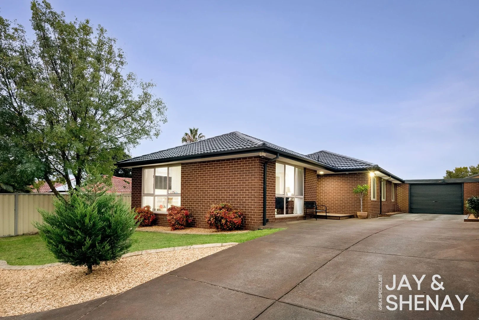 2 Edis Court, Endeavour Hills VIC 3802