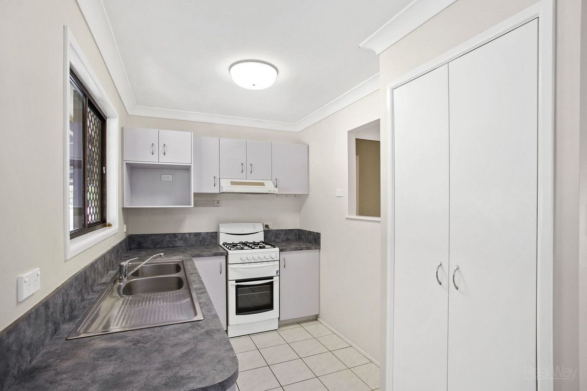 6 Parkridge Drive, Withcott QLD 4352, Image 2