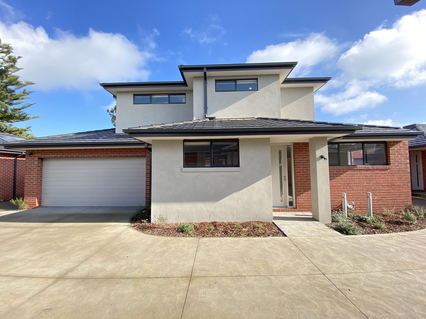 3 bedrooms Townhouse in 2/95 East Road SEAFORD VIC, 3198