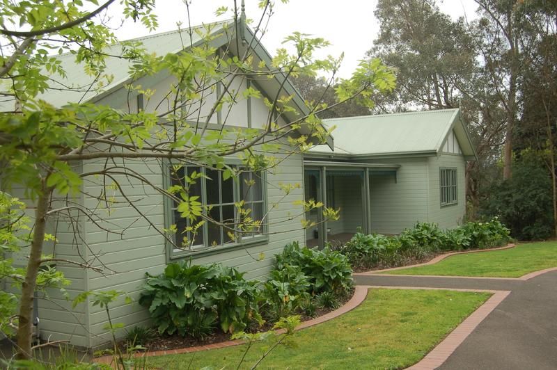 2123 Old Diamond Creek Road, Diamond Creek Property History