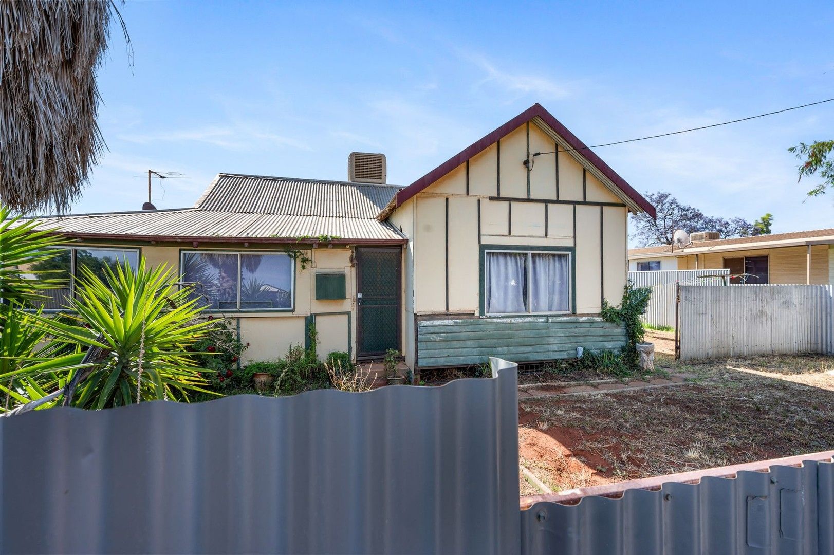 3 bedrooms House in 12 Dorothea Street SOUTH KALGOORLIE WA, 6430