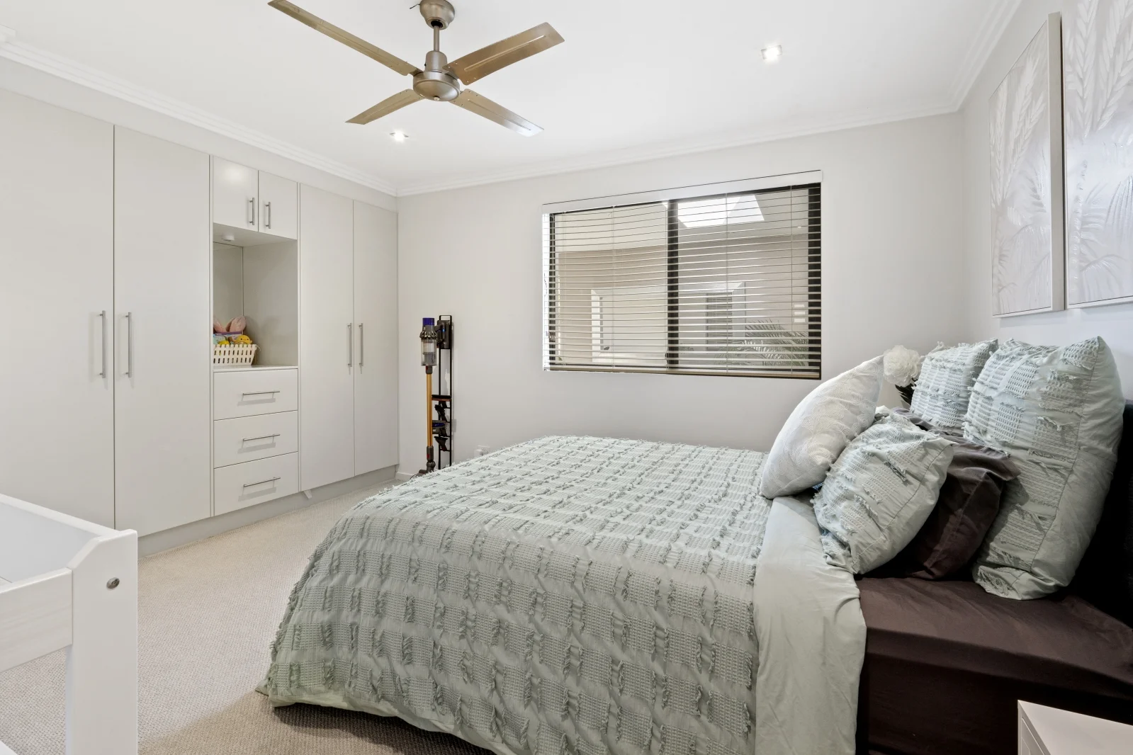 Additional image 12 of 18 Donegal Crescent, Sorrento QLD 4217