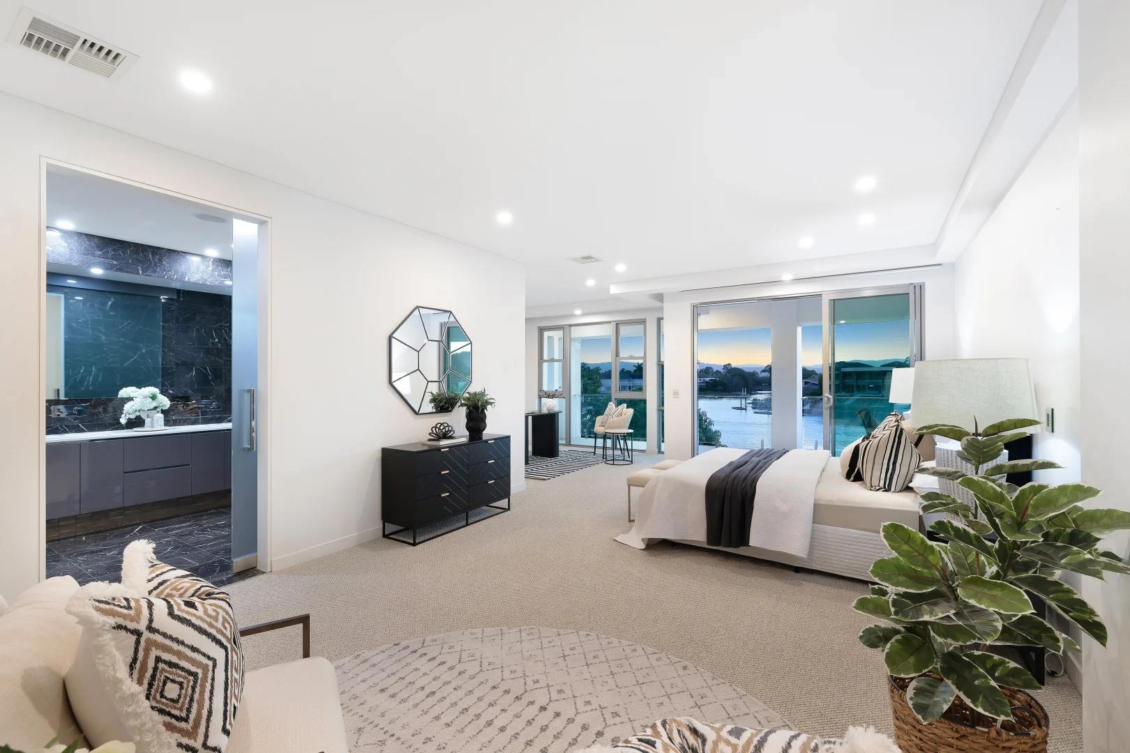 Additional image 18 of 57 Sir Bruce Small Boulevard, Benowa Waters QLD 4217