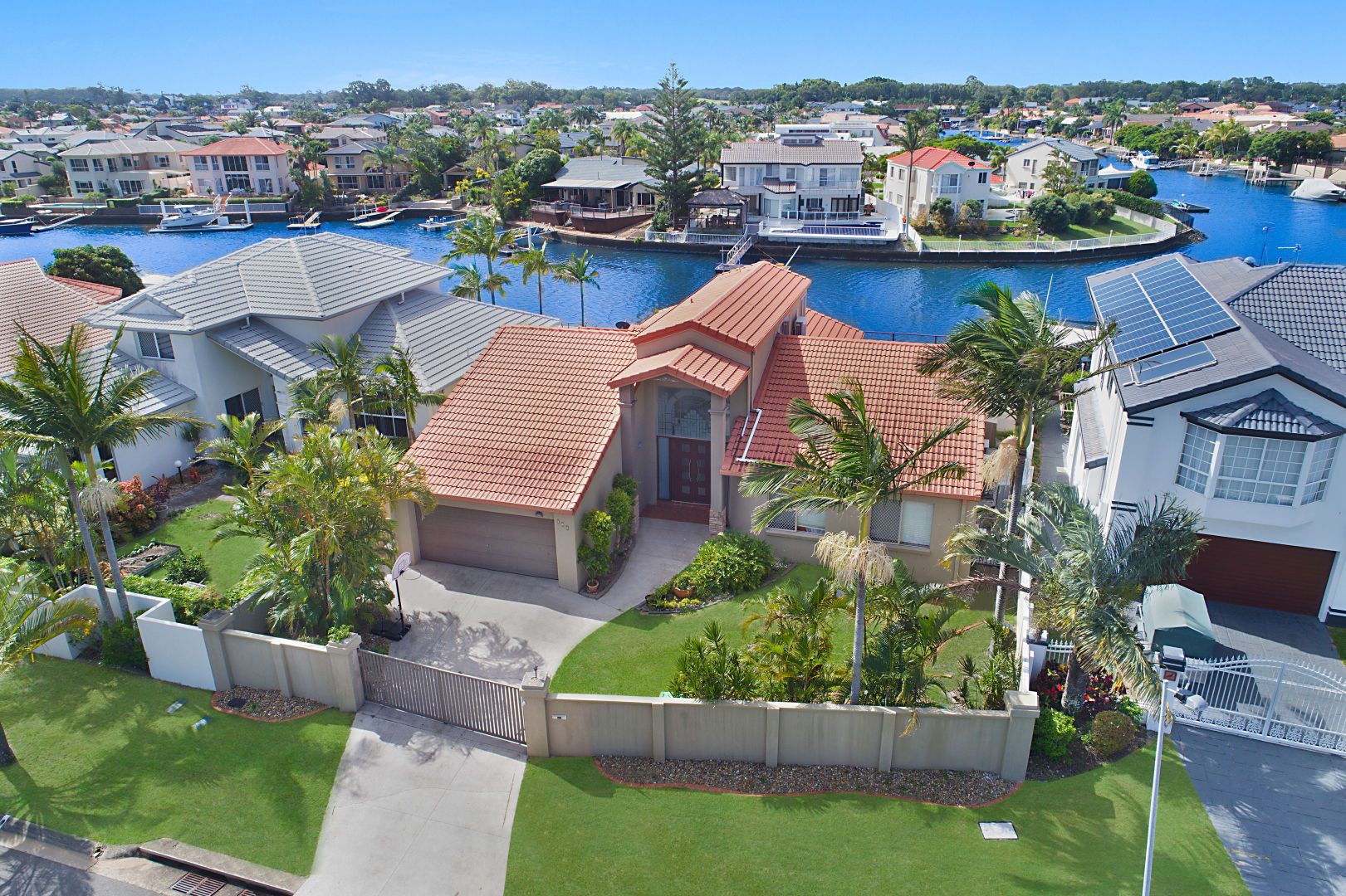 164 Sundance Way, Runaway Bay QLD 4216, Image 2