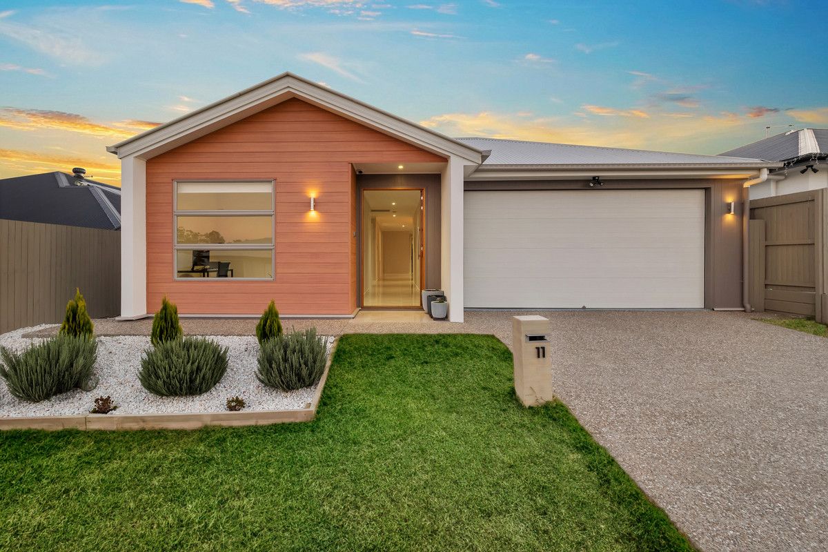 4 bedrooms House in 11 Topaz Street PALLARA QLD, 4110