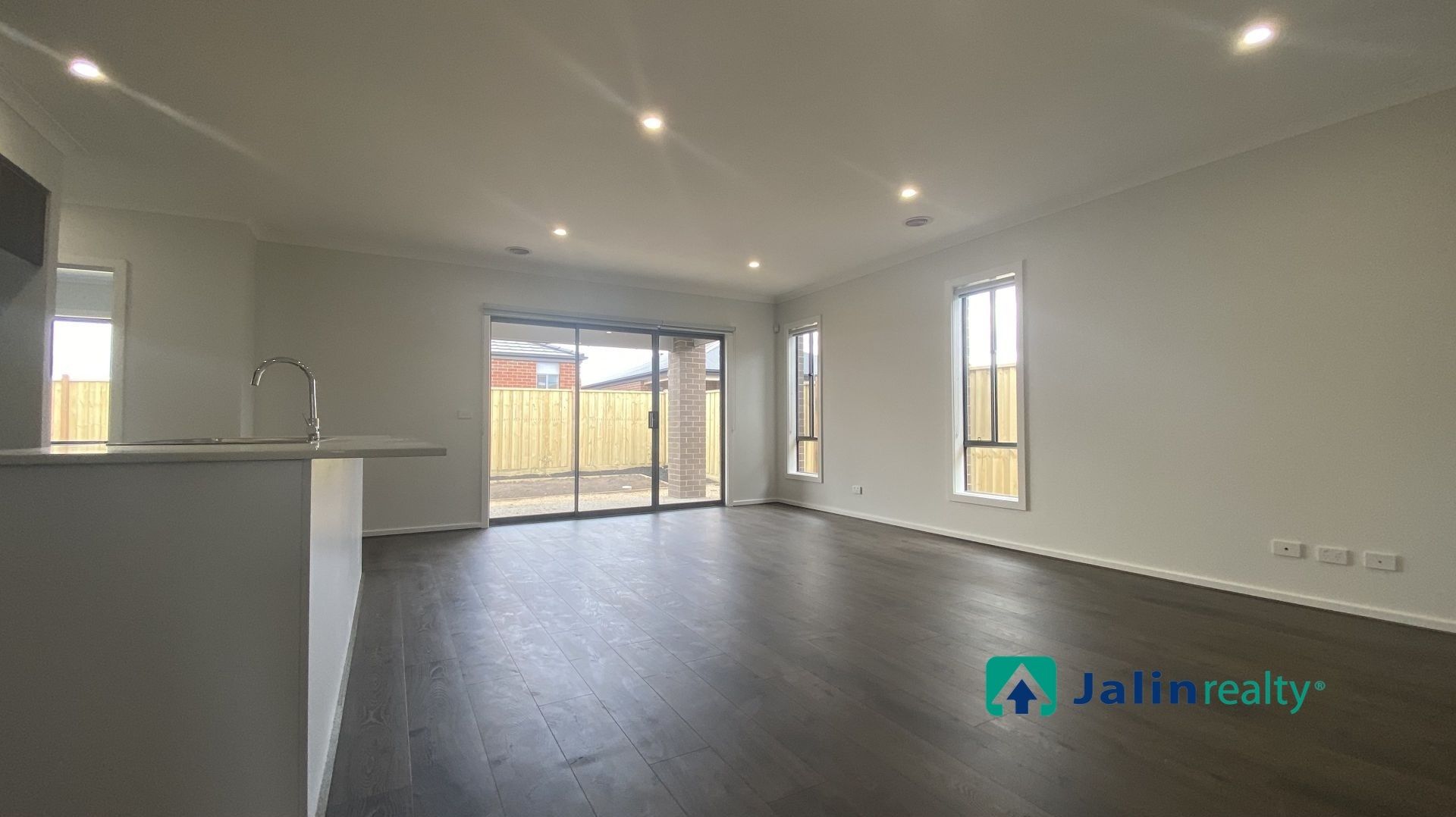 4 bedrooms House in 9 Avaward Street WYNDHAM VALE VIC, 3024