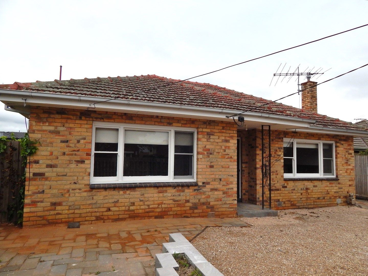 3 bedrooms House in 118 Crookston Road RESERVOIR VIC, 3073