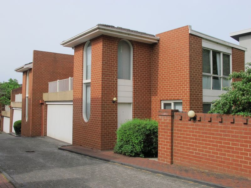 3 bedrooms Townhouse in 2/1 Albion Road BOX HILL VIC, 3128