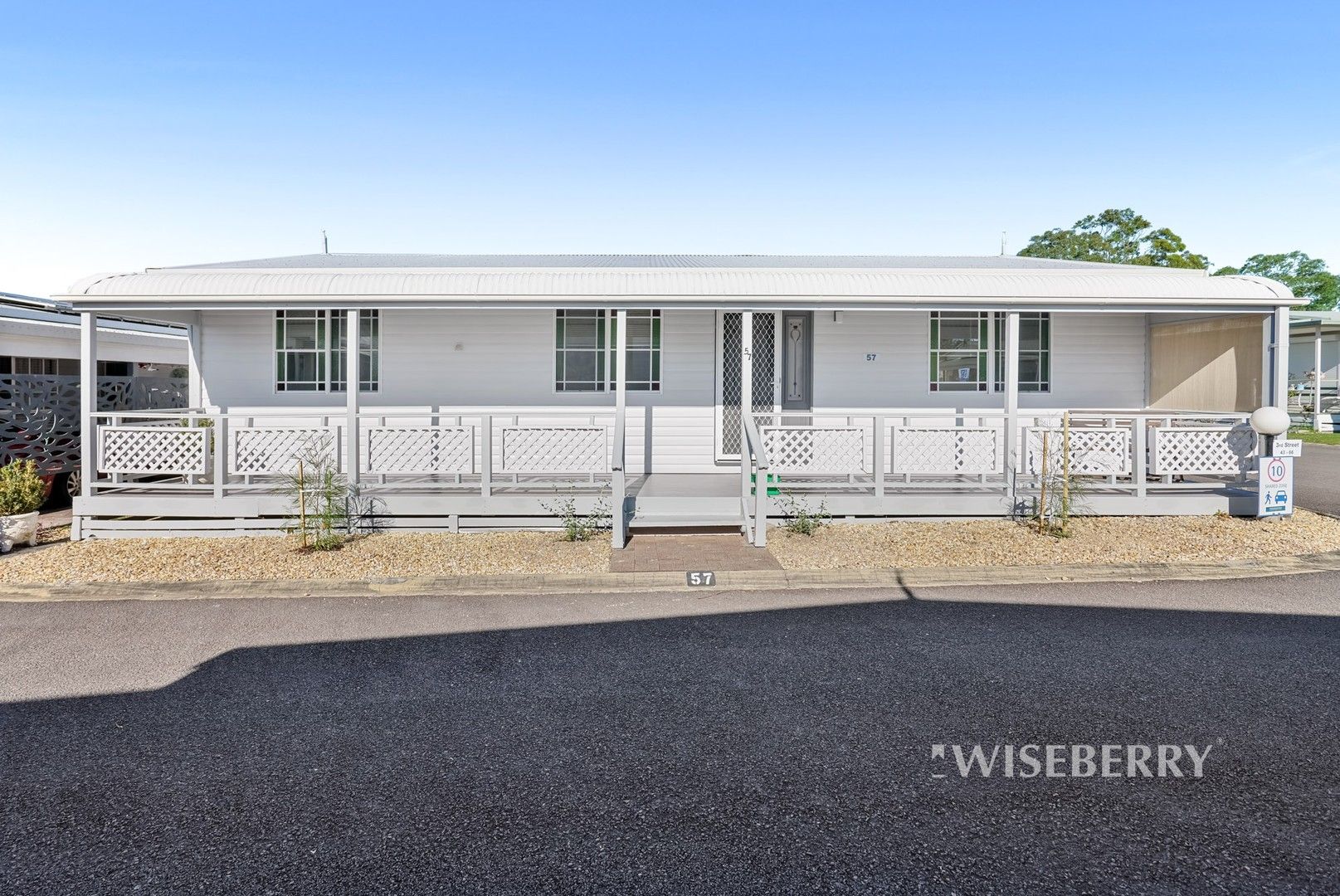 3 bedrooms House in 57/25 Mulloway Road CHAIN VALLEY BAY NSW, 2259