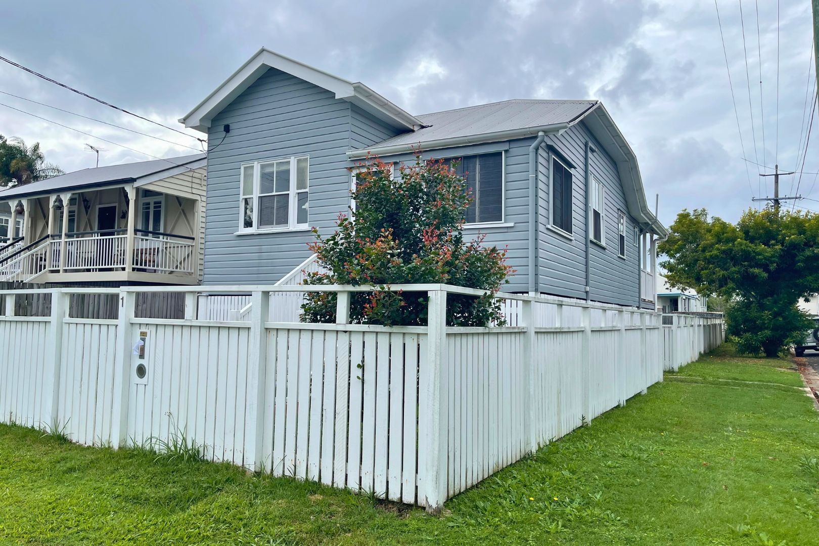 3 bedrooms House in 1 Raymond Street SHORNCLIFFE QLD, 4017