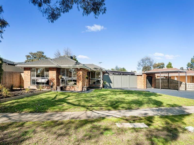 3 bedrooms House in 15 Malua Crescent MILL PARK VIC, 3082