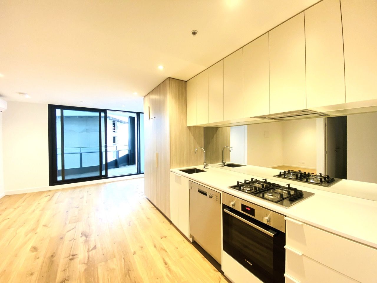 1 bedrooms Apartment / Unit / Flat in 508/5 Joseph Road FOOTSCRAY VIC, 3011