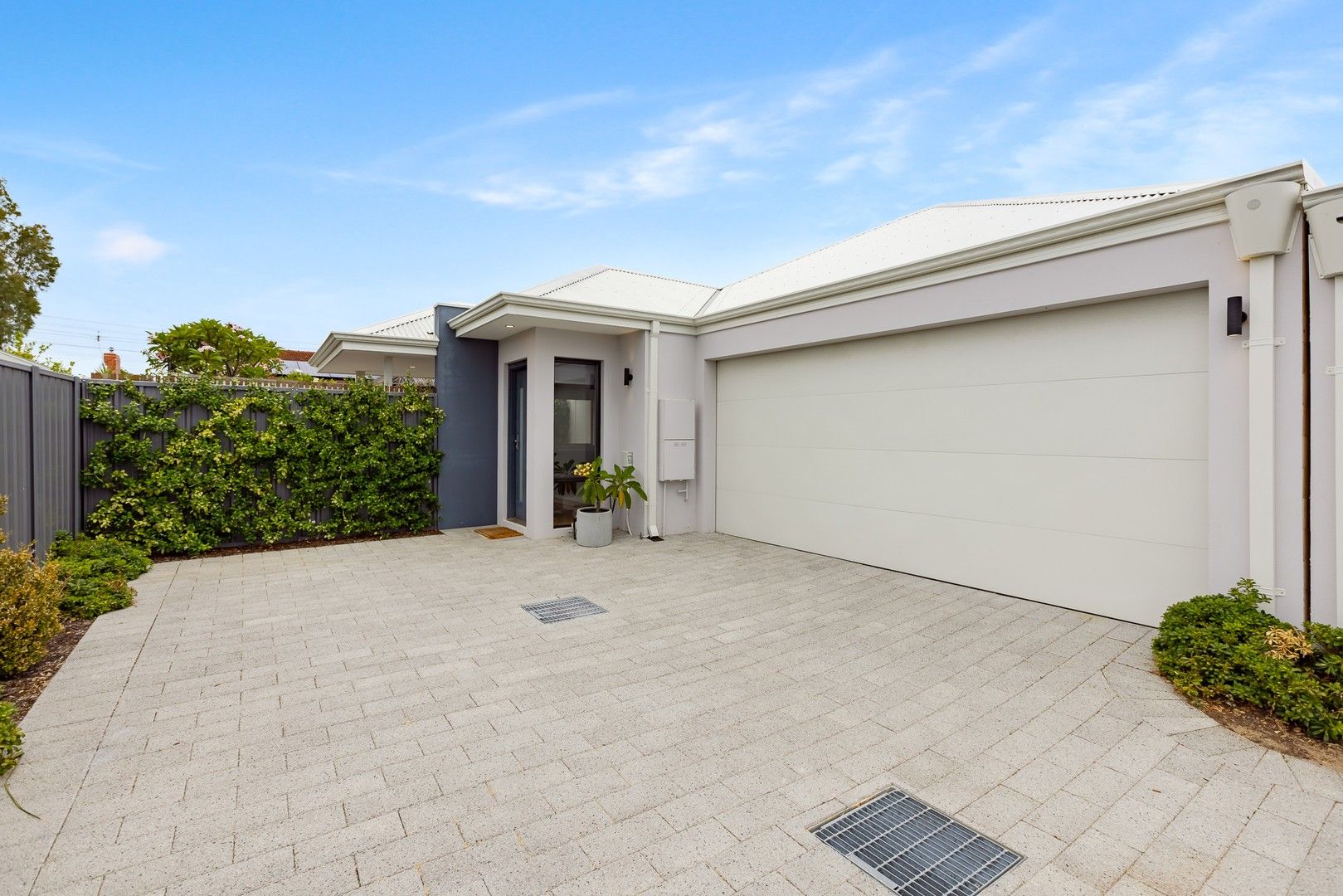 3 bedrooms Villa in 40C Crocker Way INNALOO WA, 6018