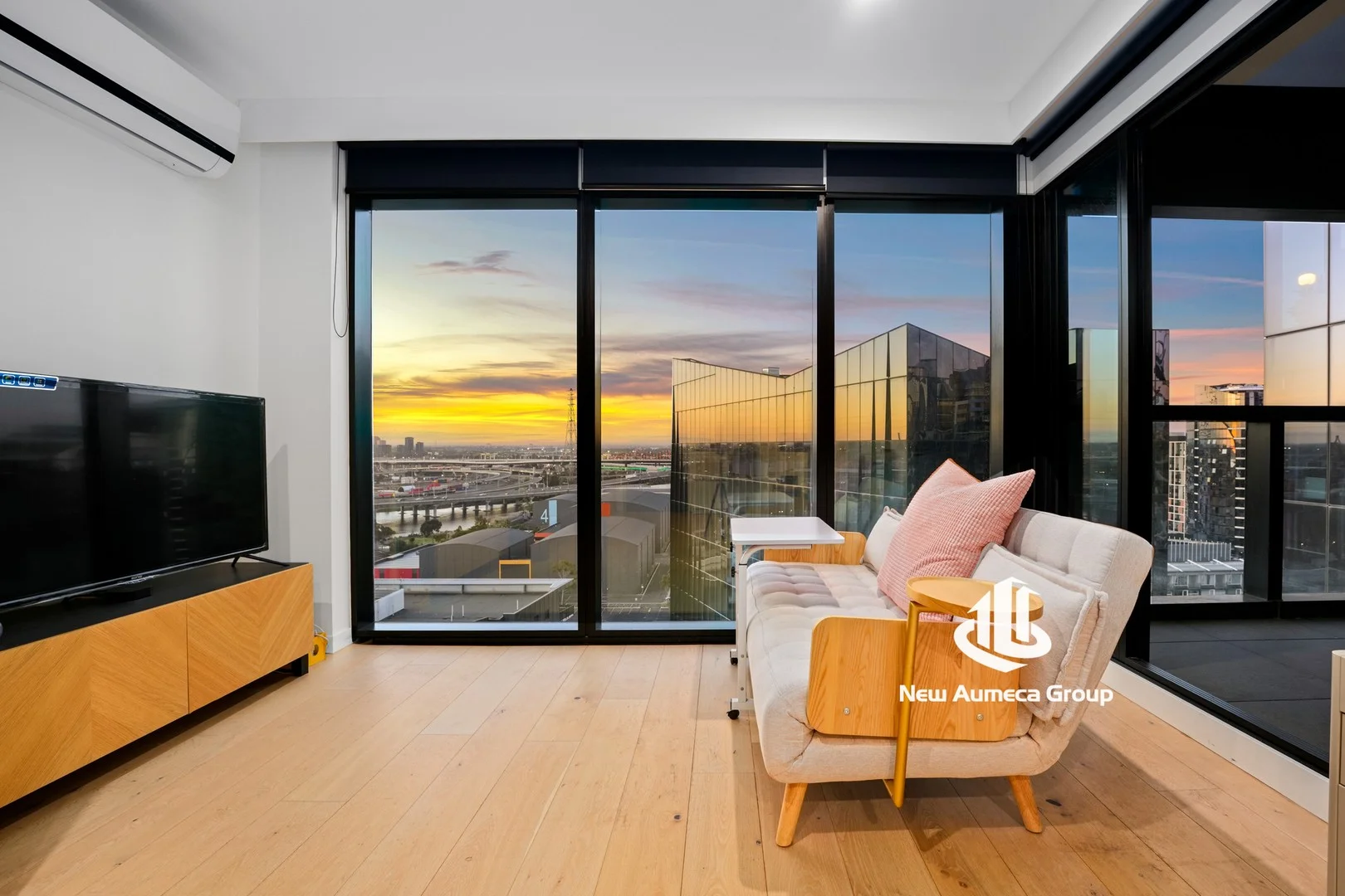 Primary image of 1506/8 Pearl River Rd, Docklands VIC 3008