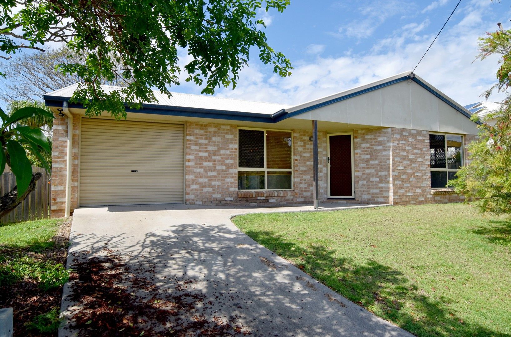 4 bedrooms House in 19 Bonar Street SOUTH GLADSTONE QLD, 4680