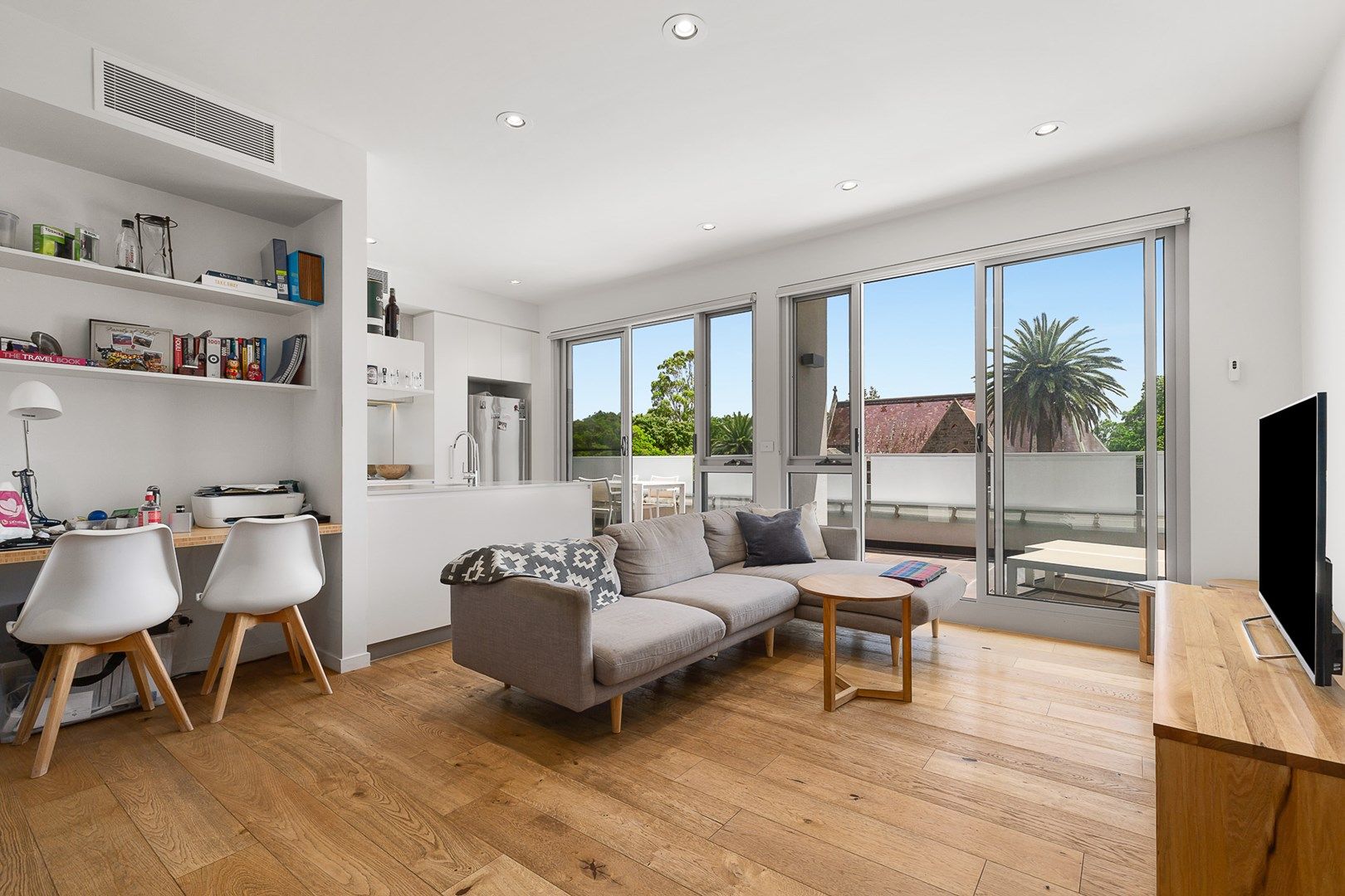 2 bedrooms Apartment / Unit / Flat in 203/37 Park St ELSTERNWICK VIC, 3185