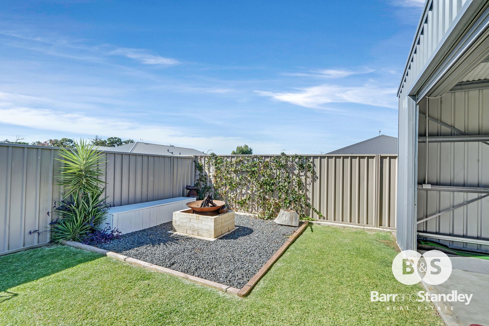 4 Dichiera Bend, Dalyellup WA 6230, Image 2