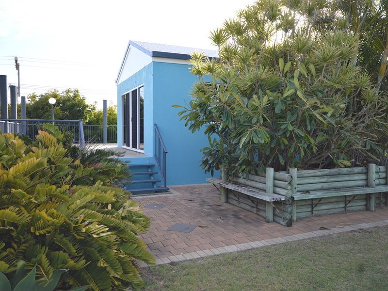 1 bedrooms Apartment / Unit / Flat in 1/118 Schofield Parade KEPPEL SANDS QLD, 4702