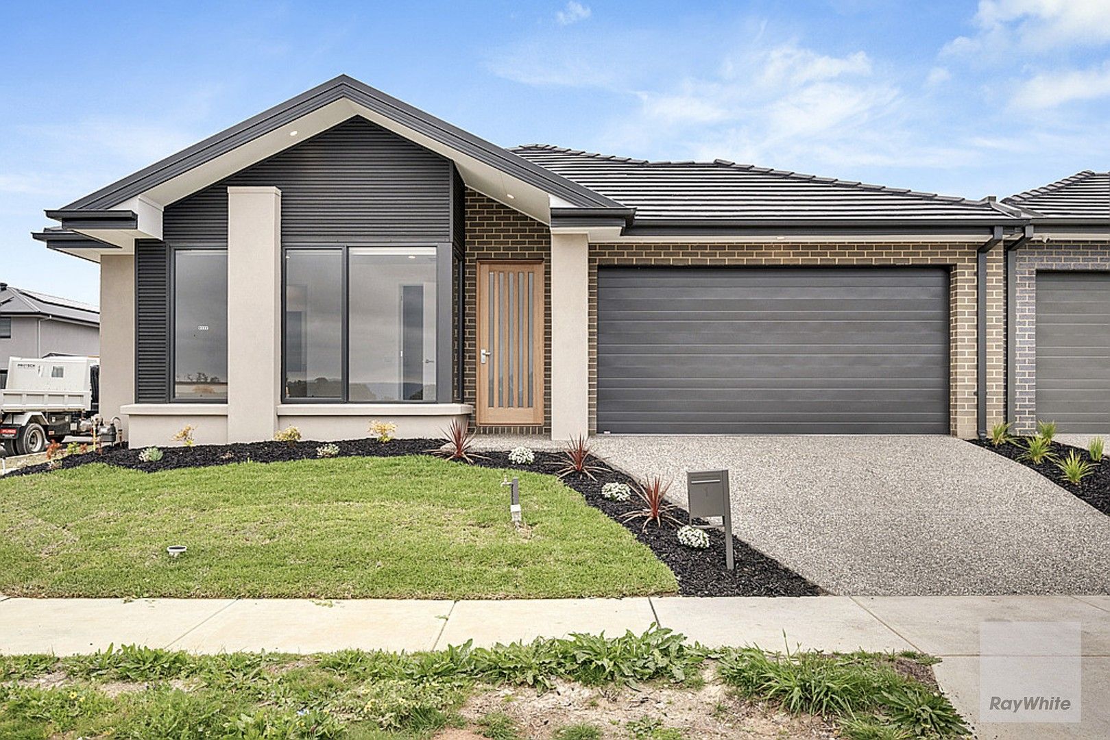 4 bedrooms House in 1 Gumtree Street DOREEN VIC, 3754