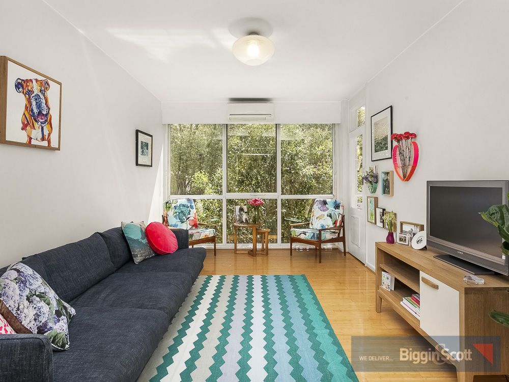 2 bedrooms Apartment / Unit / Flat in 6/26 Charnwood Crescent ST KILDA VIC, 3182