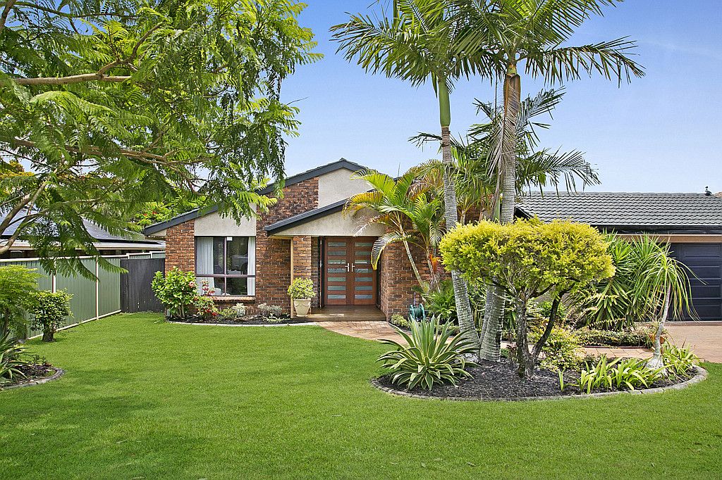 4 bedrooms House in 110 Cottesloe Drive ROBINA QLD, 4226
