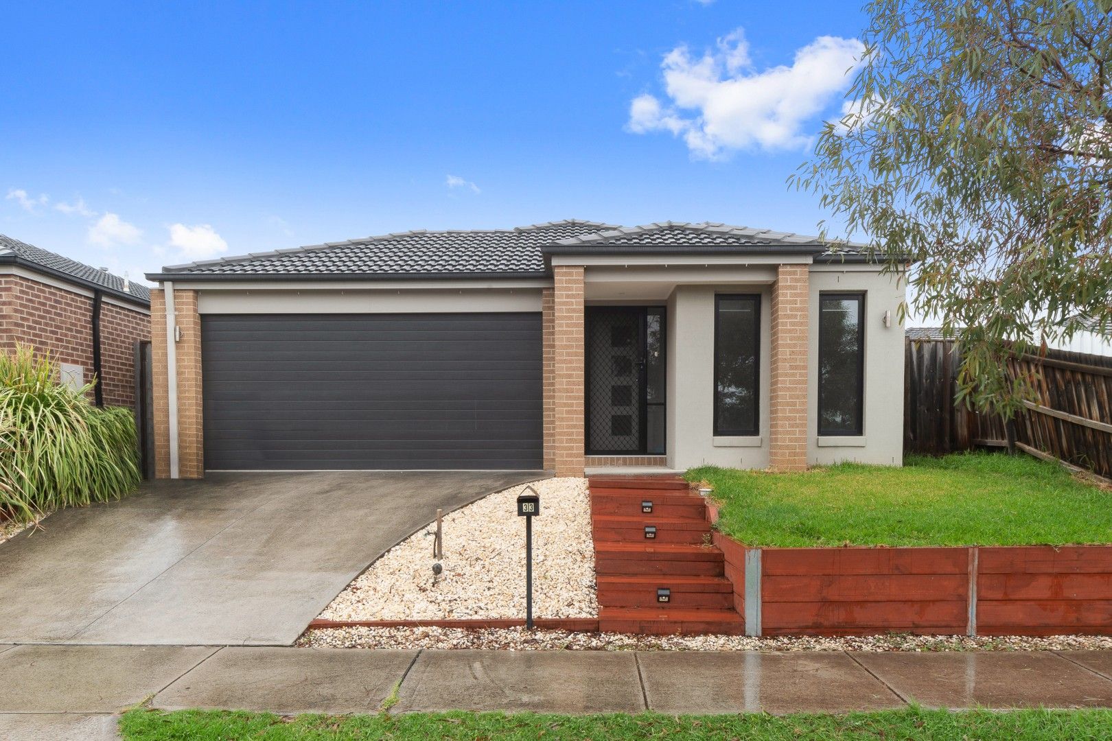 3 bedrooms House in 33 Madisson Crescent CARRUM DOWNS VIC, 3201