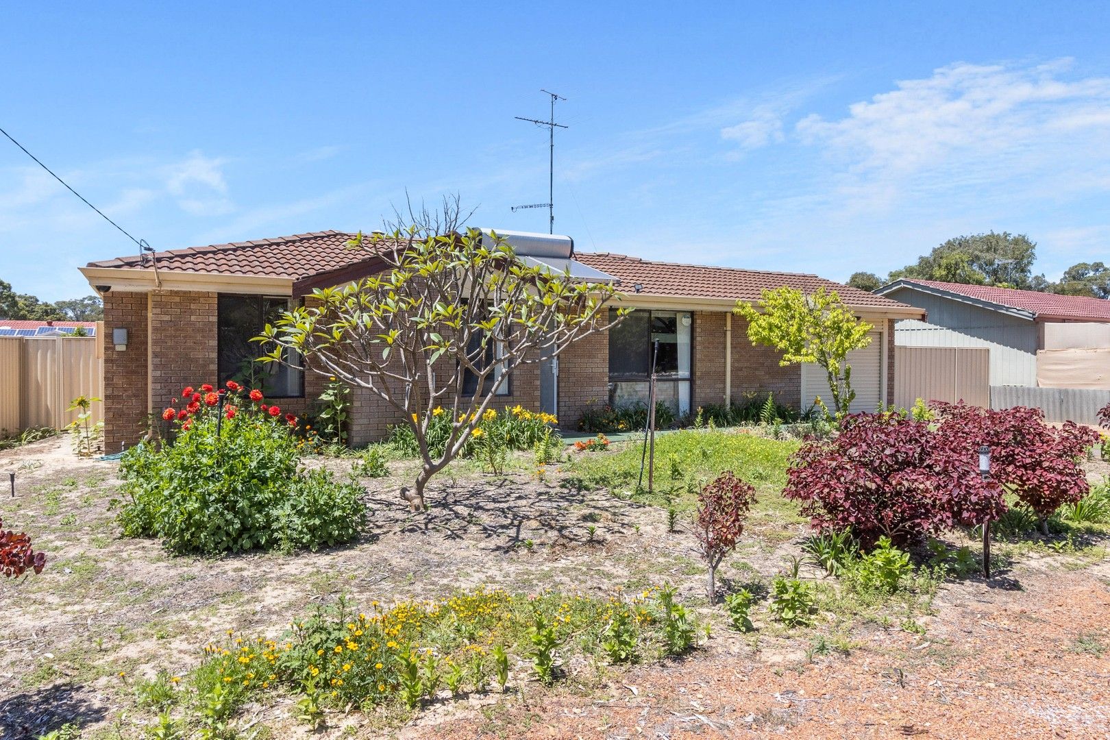 3 bedrooms House in 34 Teranca Road GREENFIELDS WA, 6210