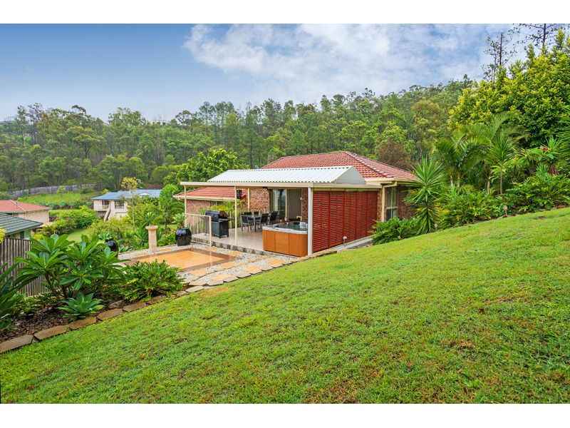 21 Moorea Court, Pacific Pines QLD 4211