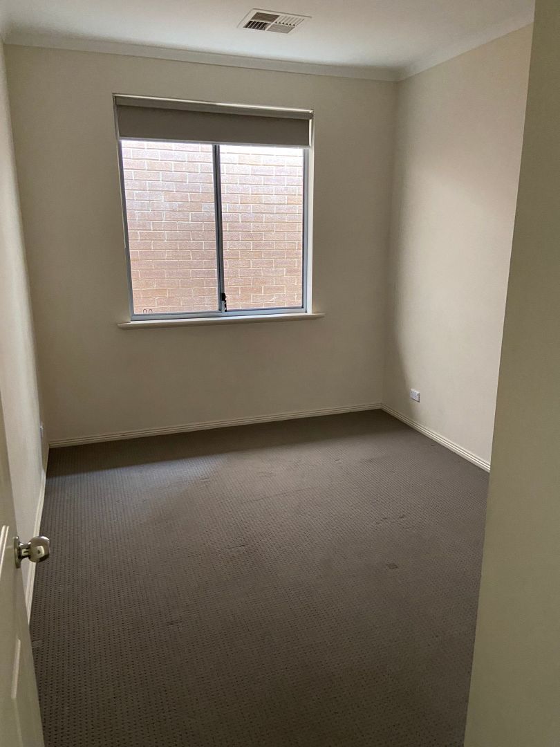 St Clair SA 5011 3 beds house for Rent, 500 16537047 Domain