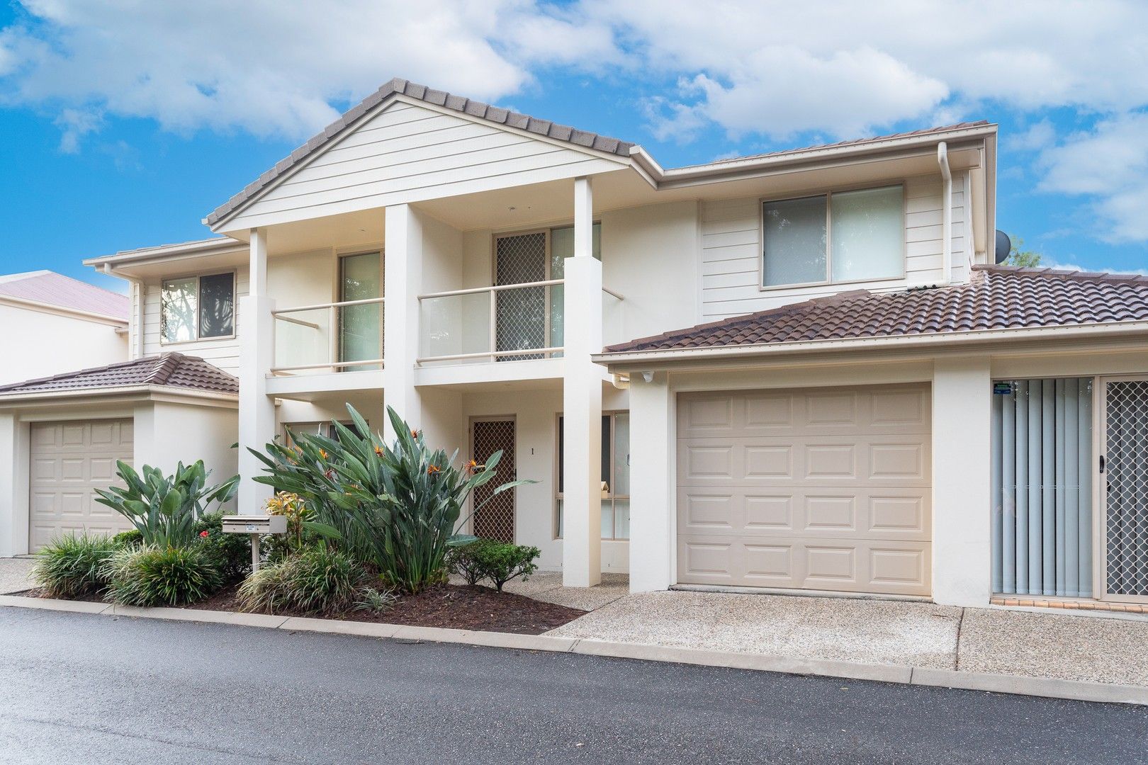 3 bedrooms Townhouse in 1/40 Hargreaves Road MANLY WEST QLD, 4179