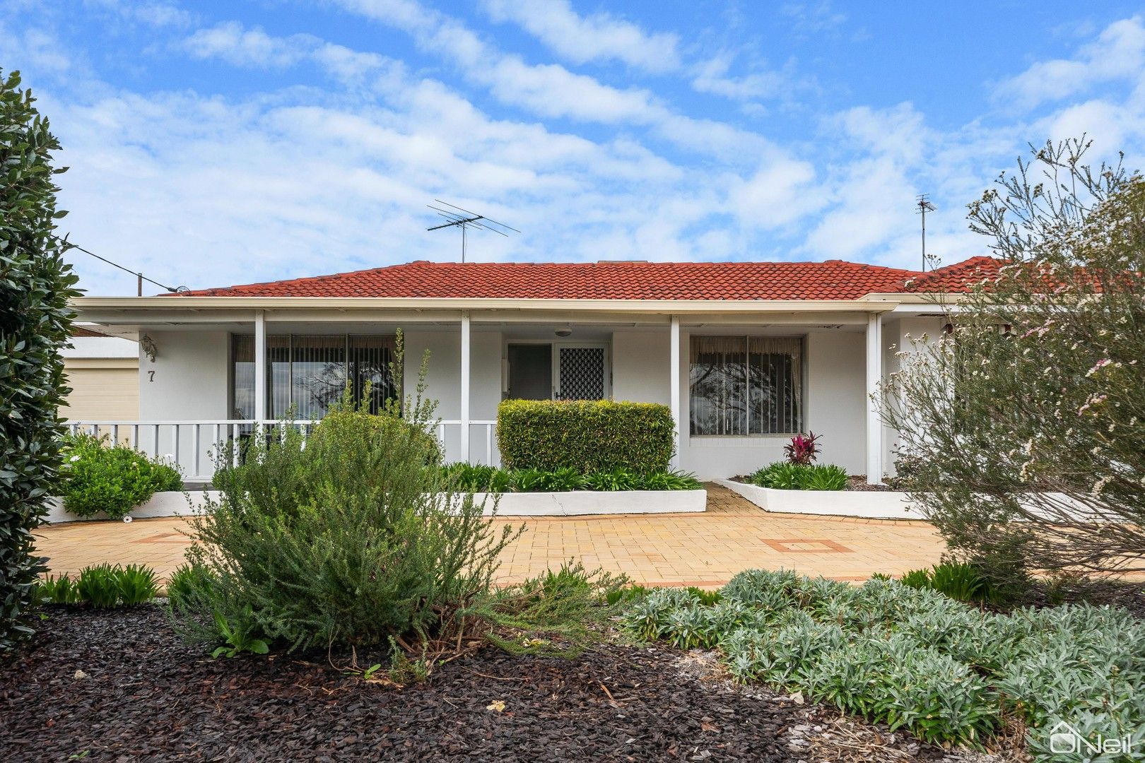 3 bedrooms House in 7 Connell Avenue KELMSCOTT WA, 6111
