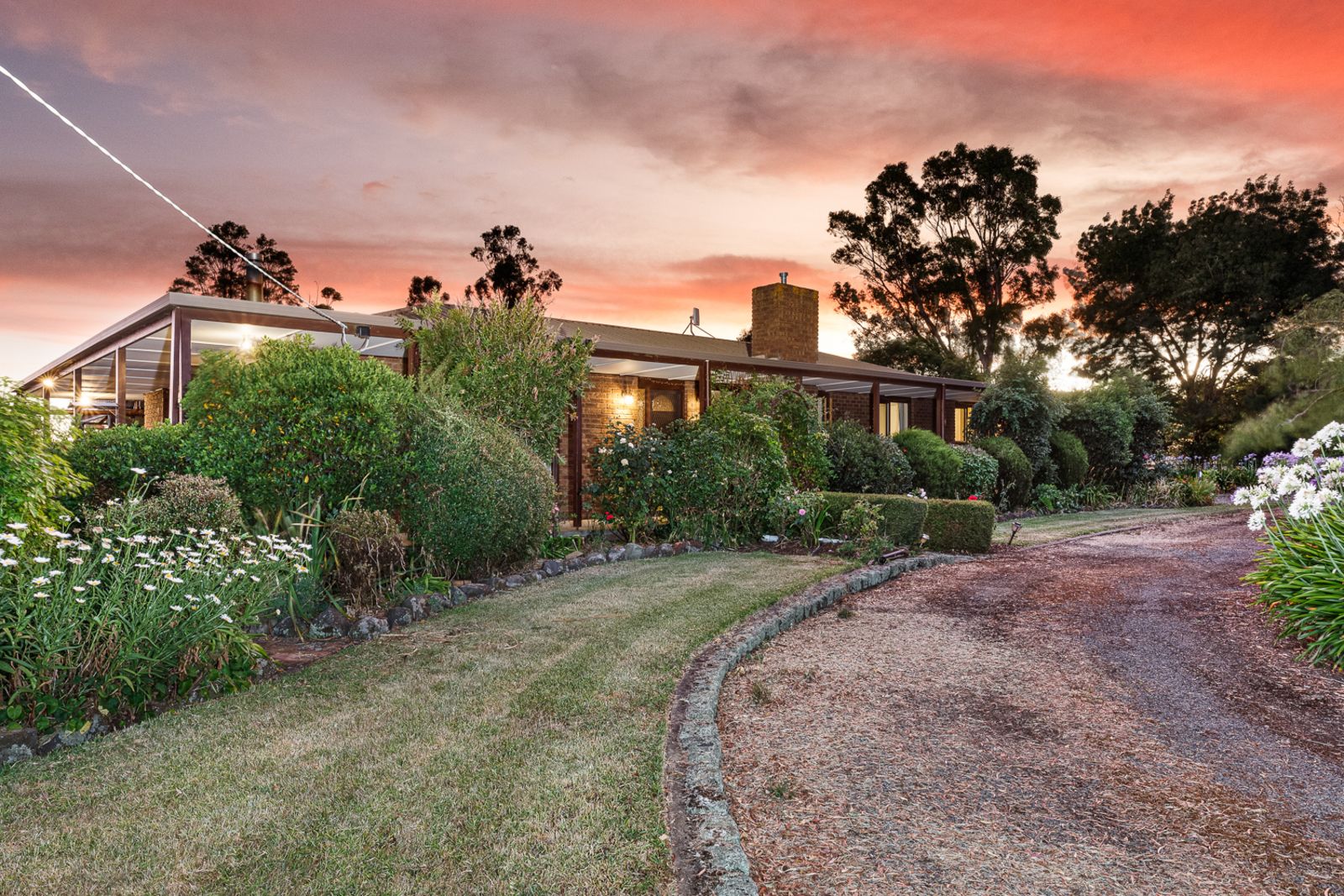 99 School Lane, Cambrian Hill Property History & Address Research