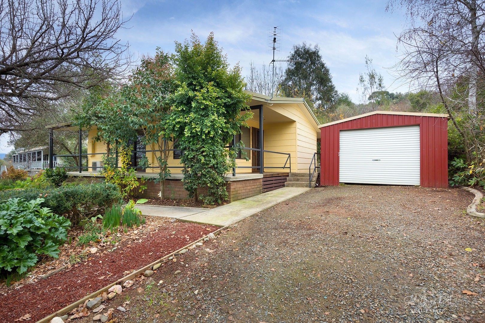 33 ISAACS AVENUE, Yackandandah VIC 3749 Domain