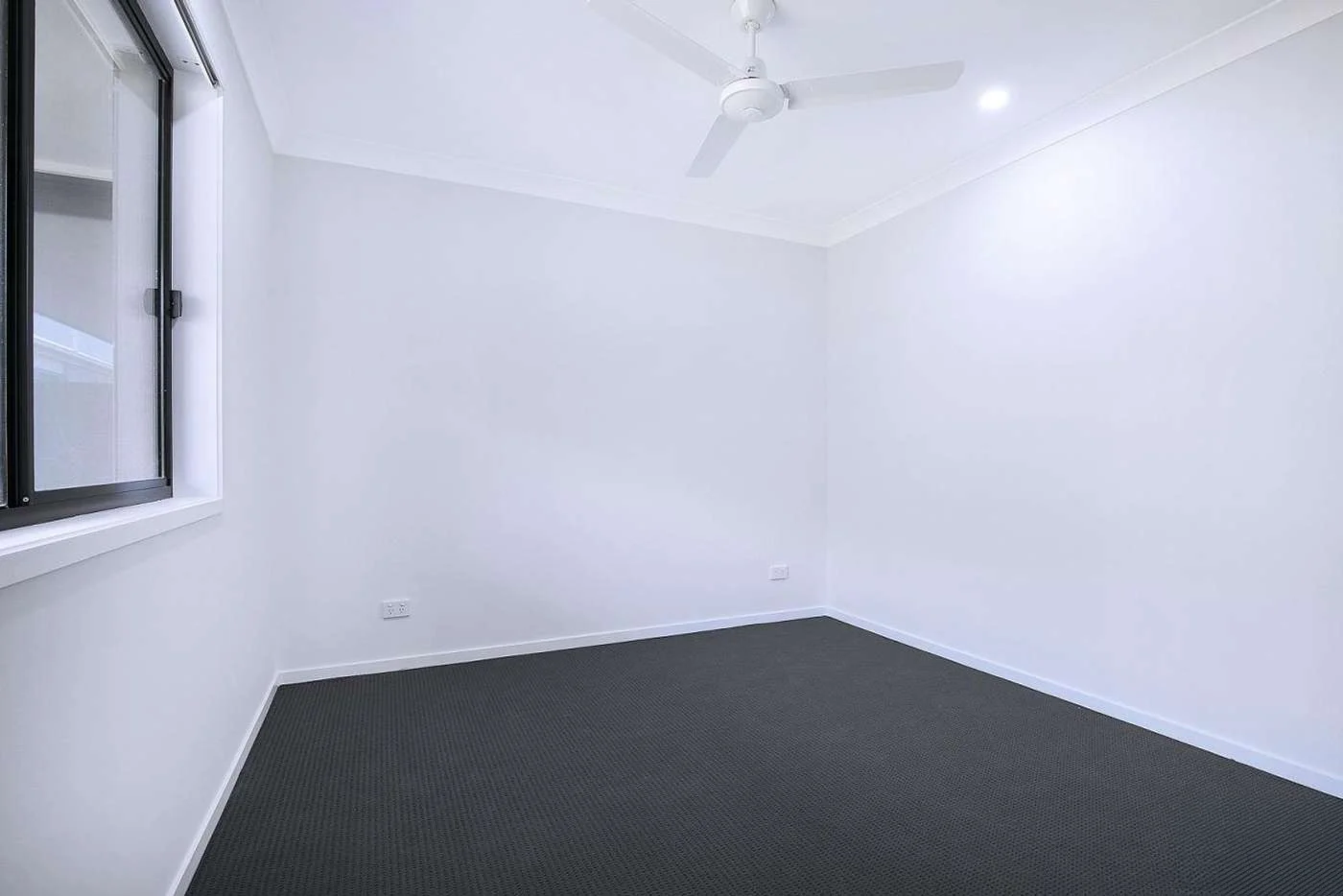 Additional image 2 of 2/14 Ludwig St, Leichhardt QLD 4305
